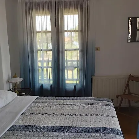 Jenny's Garden Βουρβουρού