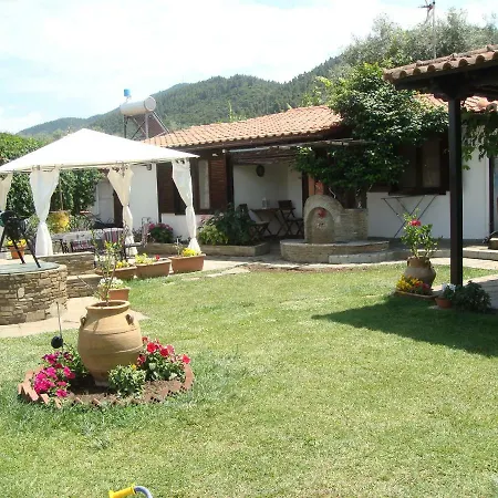 Jenny's Garden Apartment