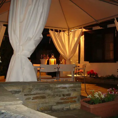 Jenny's Garden Apartment Vourvourou